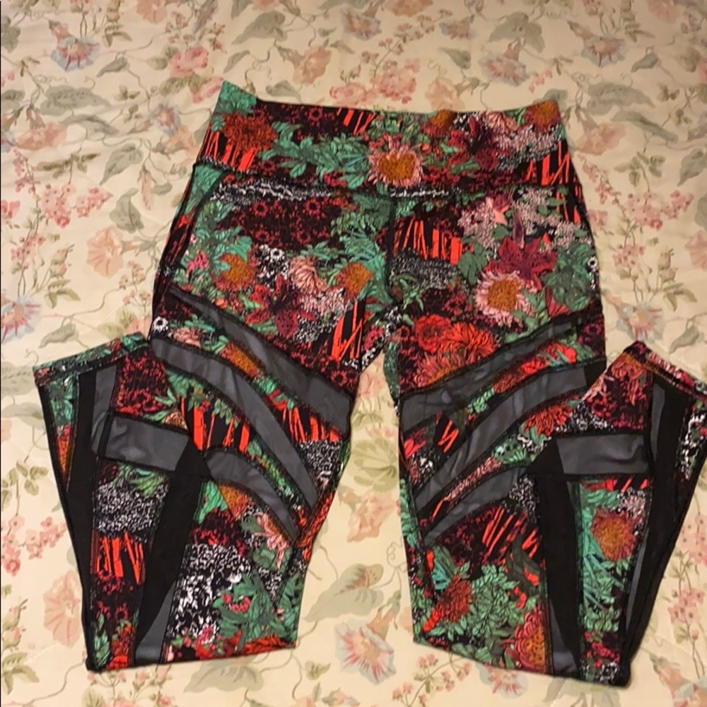 Wunder Under 7/8 leggings size 12